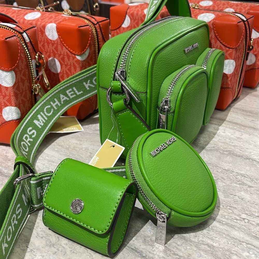 Michael Kors Jet Set Leather Medium Crossbody Bag with Case for Apple Airpods Pr - Picture 4 of 16